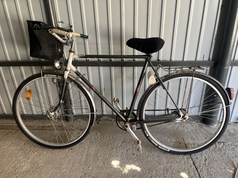 Bicicleta electrica si una normala