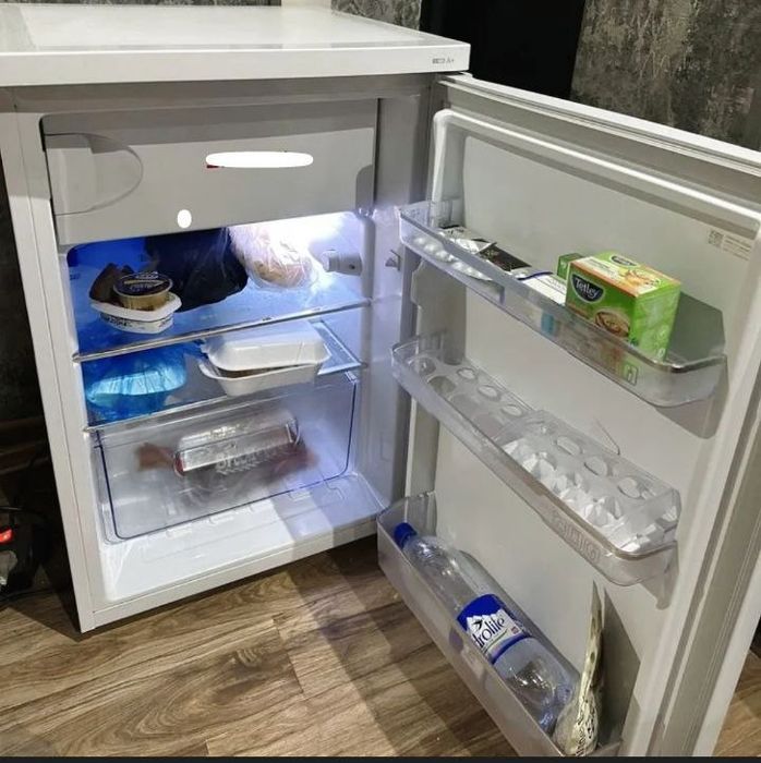 Artel mini xolodilnik