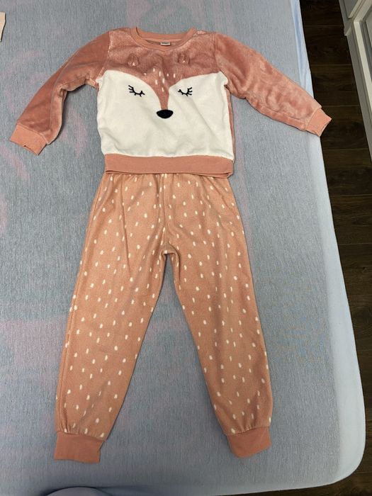 Lot pijamale fetiță mărimea 98/104