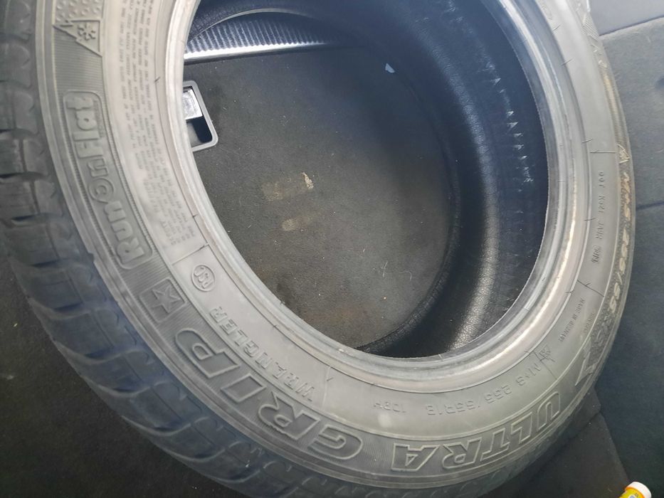 255 55 18 Goodyear UltraGrip iarna(M+S) runflat 6.5mm pt siguranta dvs