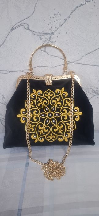 Қыздарға арналған қол сөмкелер.