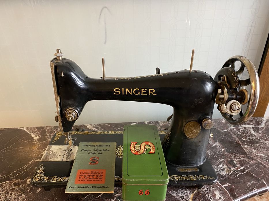 Masina de cusut SINGER