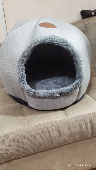 Лежанка-домик для кошек