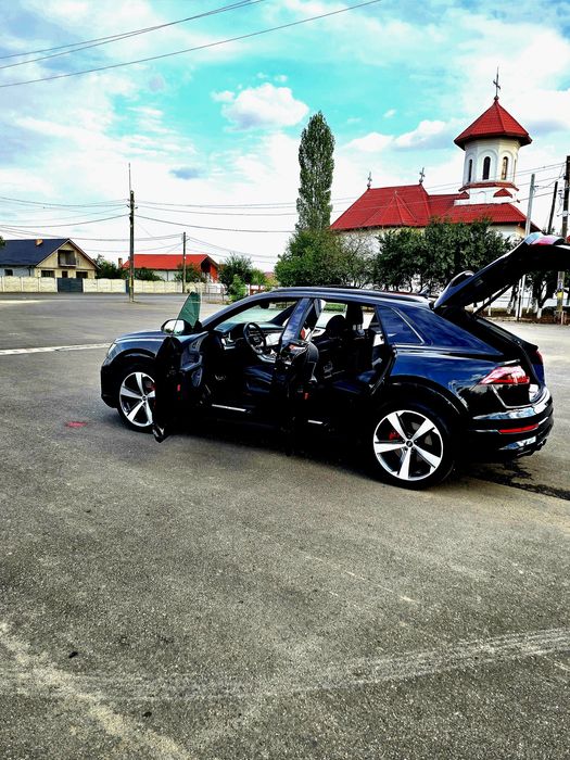 Autoturism audi q8 2024