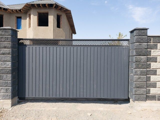 Навес варота и перила и решотка