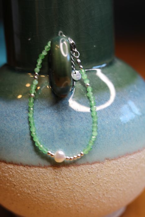 Колиета и гривни с перли и ест.камъни