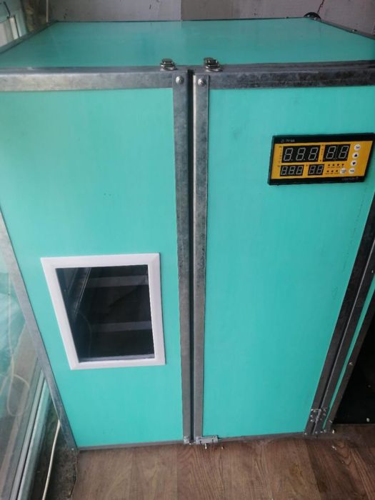 Инкубатор почти новый на 500 яиц