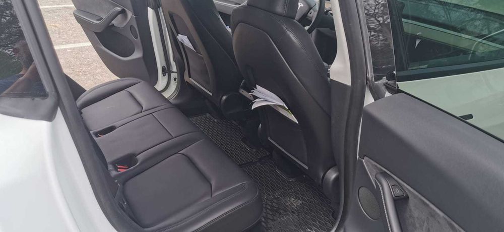Tesla model Y Dual Motor Long Range