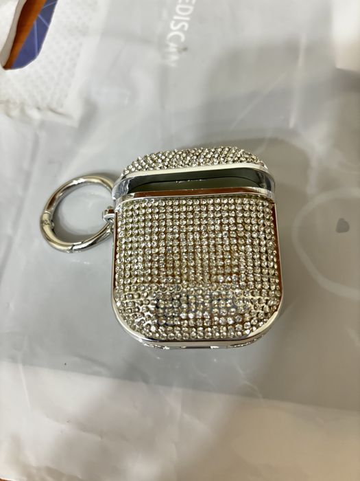 2-ші эйрподсқа арналған чехол. Чехол для эйрподс 2.