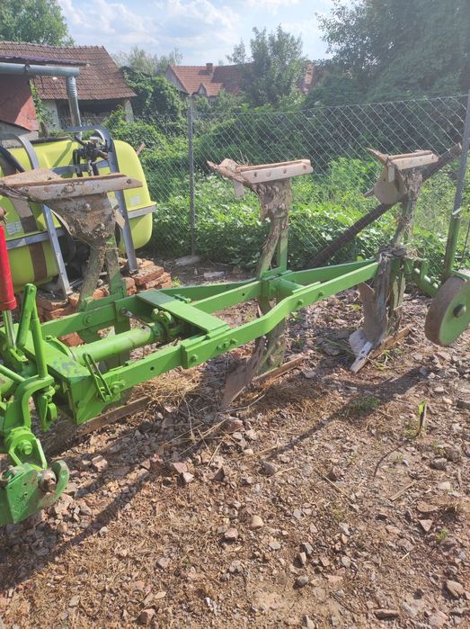 Vând masina cu 3 roti