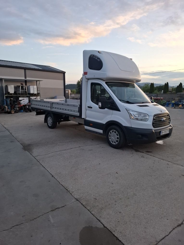 Autoutilitara Ford Transit