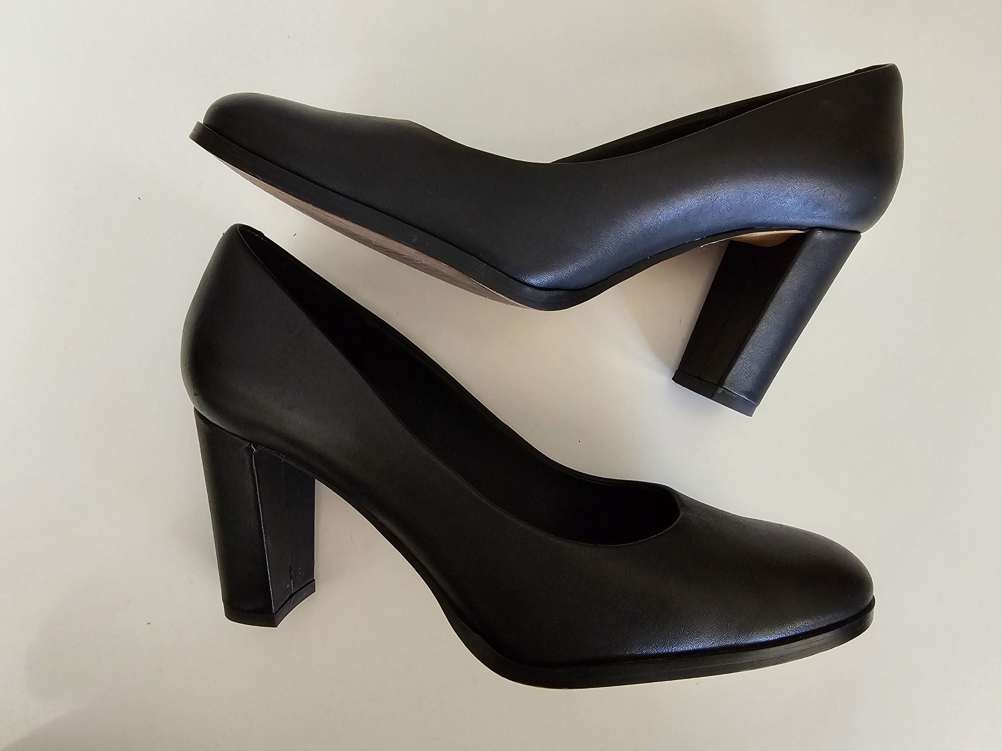 Дамски обувки Clarks