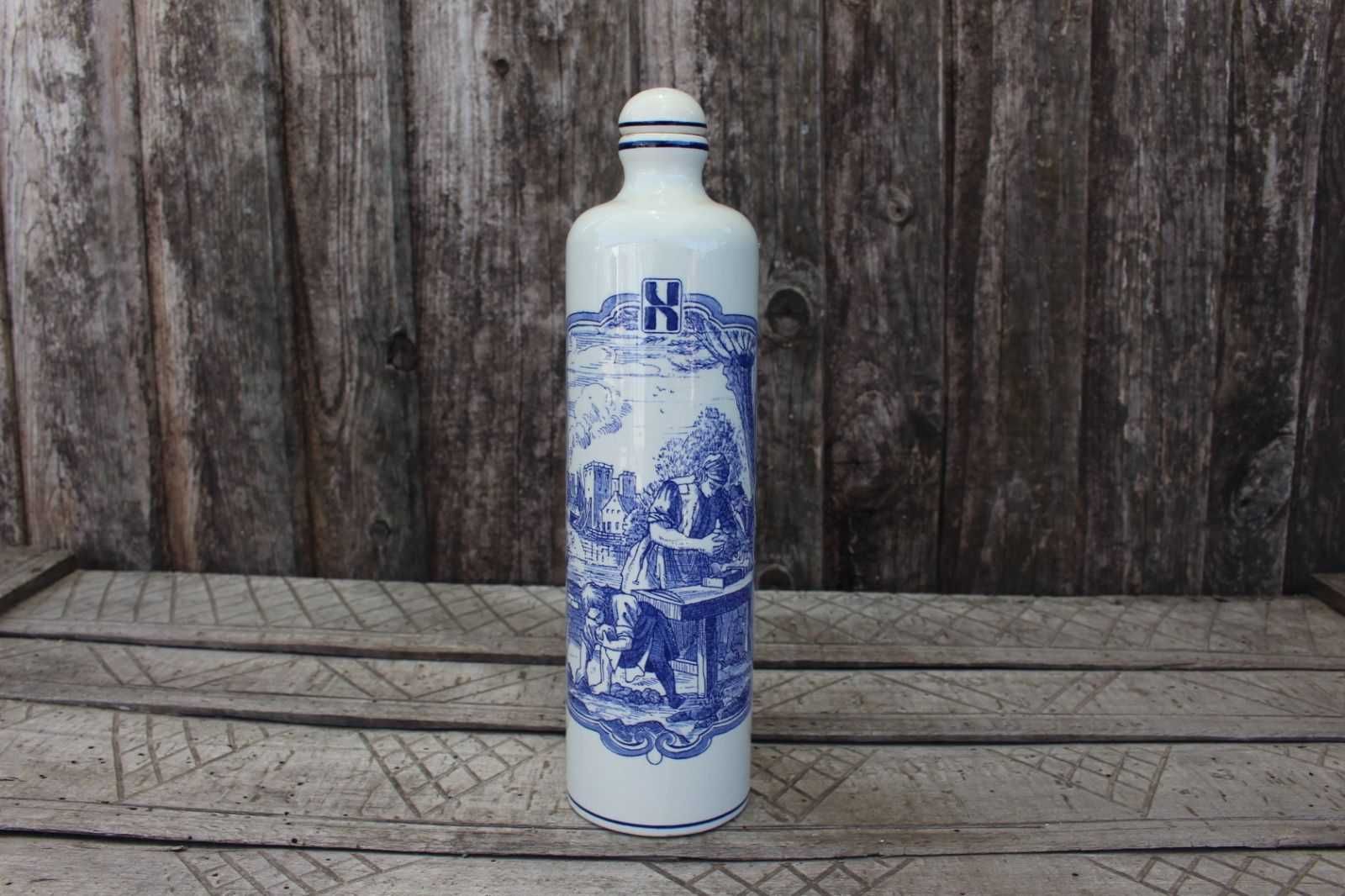 Стилна стара Холандска порцеланова ваза шише на Blue Delft