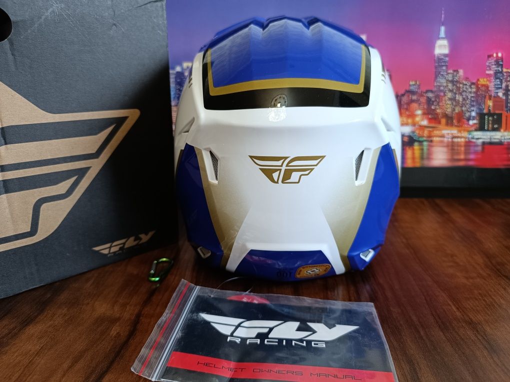 Мото шлем от бренда FLY racing
