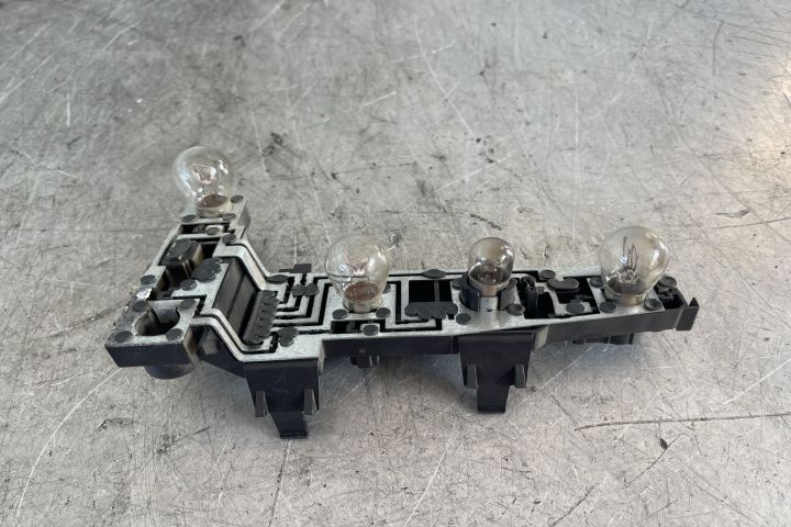 Soclu becuri lampa stop pe aripa dreapta 1J9945258A Volkswagen VW Gol