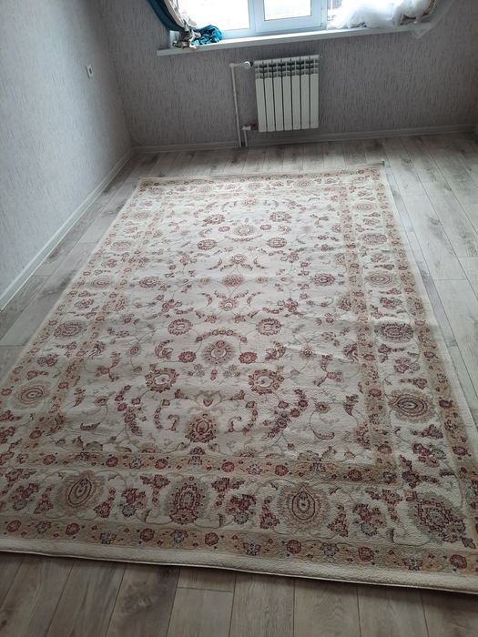 Продам ковёр 2.3
