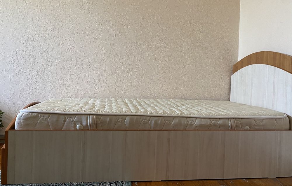 СРОЧНО ПРОДАЕТСЯ детская кровать.