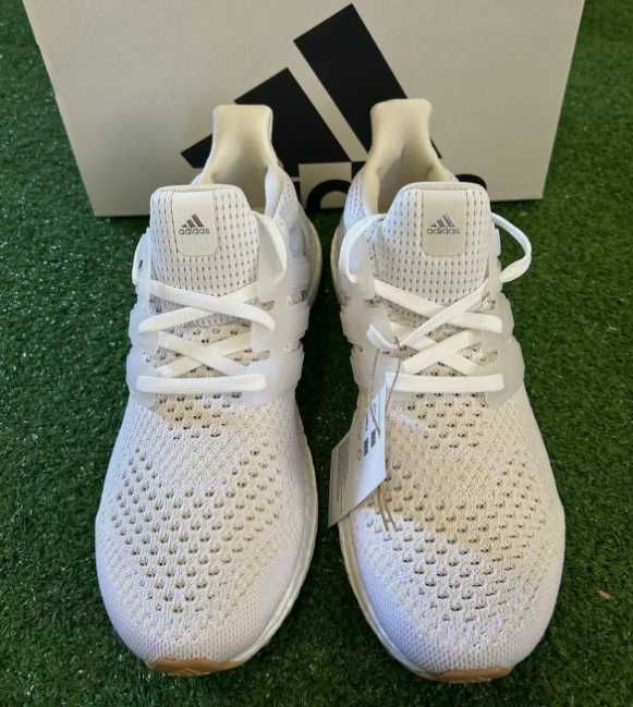 Оригинални маратонки * ADIDAS ULTRADOOST DNA Redition * EU42