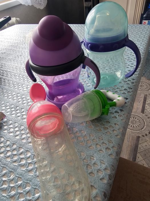 Отдам детские поильники