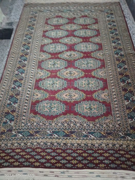 Ръчно тъкан килим