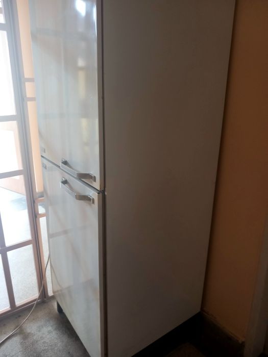 Кf 355 Работещ хладилник и фризер Електролукс