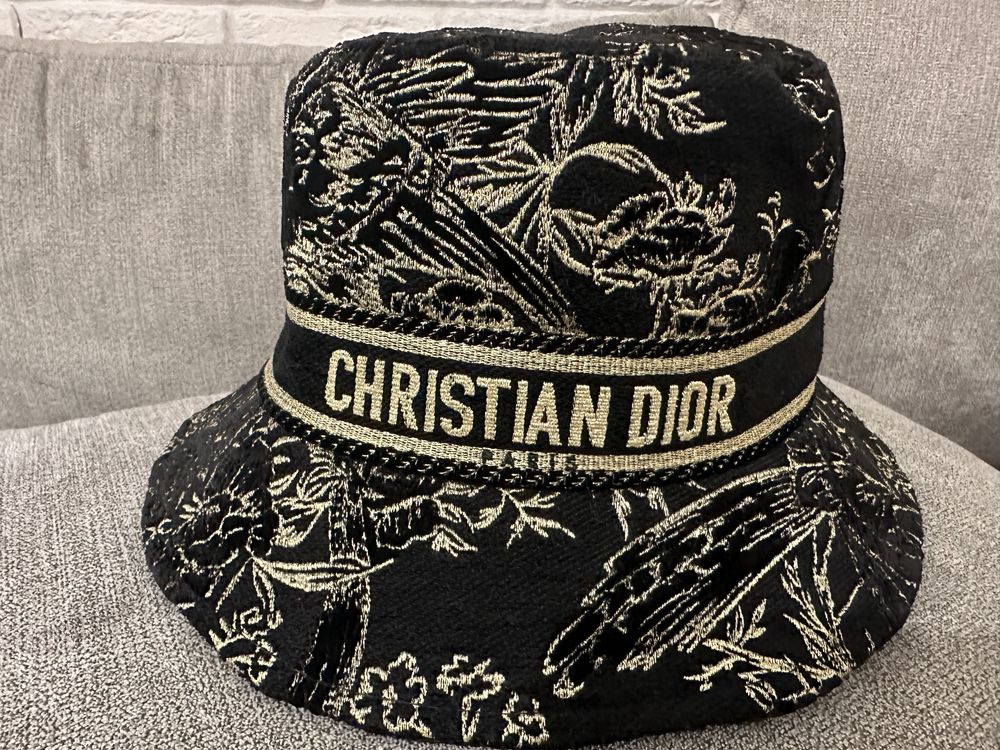 Оригинална шапка Dior