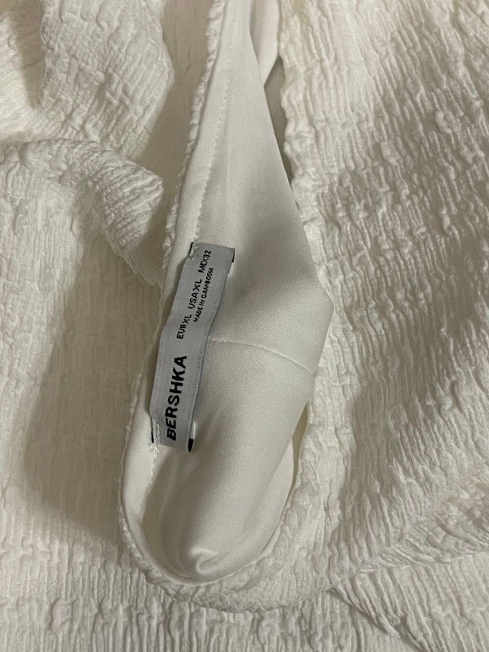 бяла роля Bershka XL