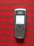 Telefon Nokia cu taste și cameră, funcțional, mic si foarte robust