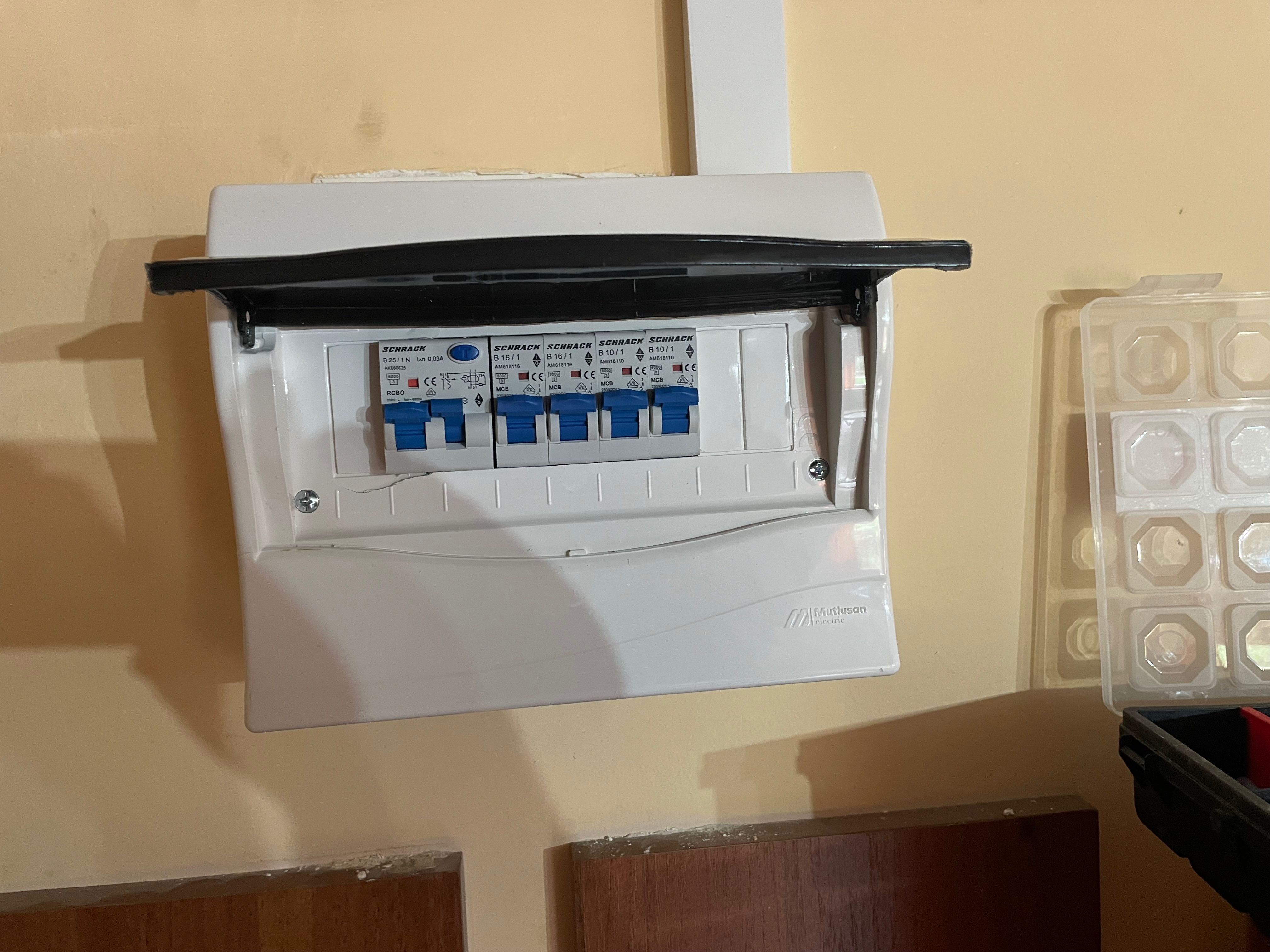 Electrician Autorizat Intervenții 24/7