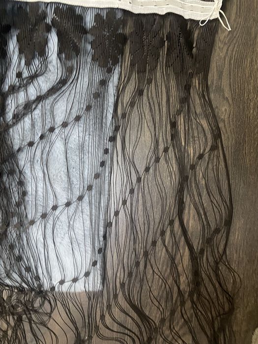 Шторка декаративная , полугруглая ,хорошо подойдет на кухню