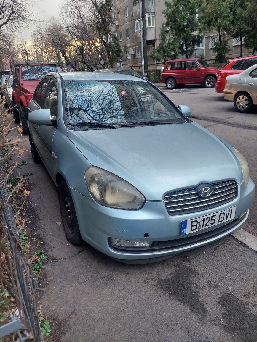 Hyundai accent 2010