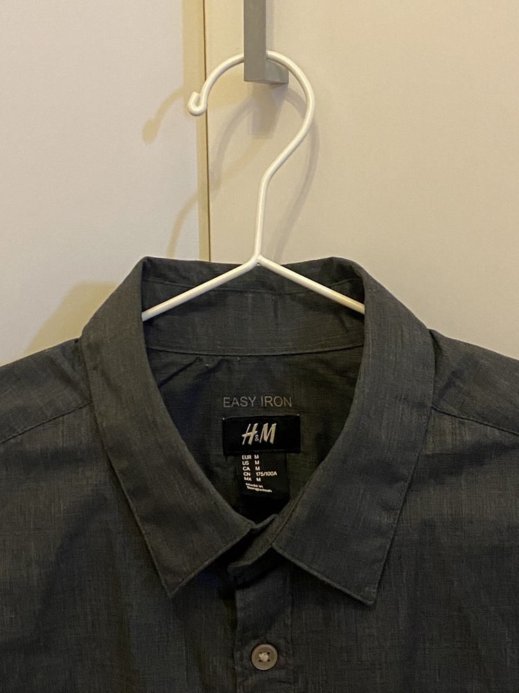 Camasa H&M, culoare gri, marime M, slim fit, material easy iron