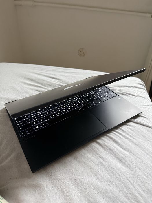 Laptop Gaming HP Victus 15-fb1107nq