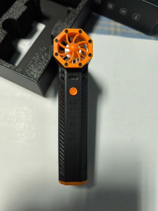 Suflanta aer puternica