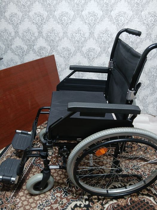 Продам инвалидную коляску