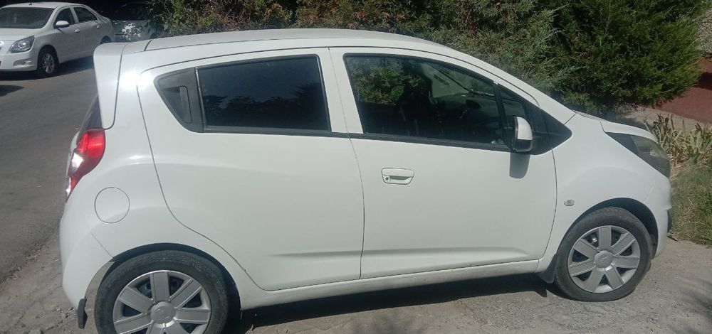 Spark 2018 белая 2-позиция 3-поколение