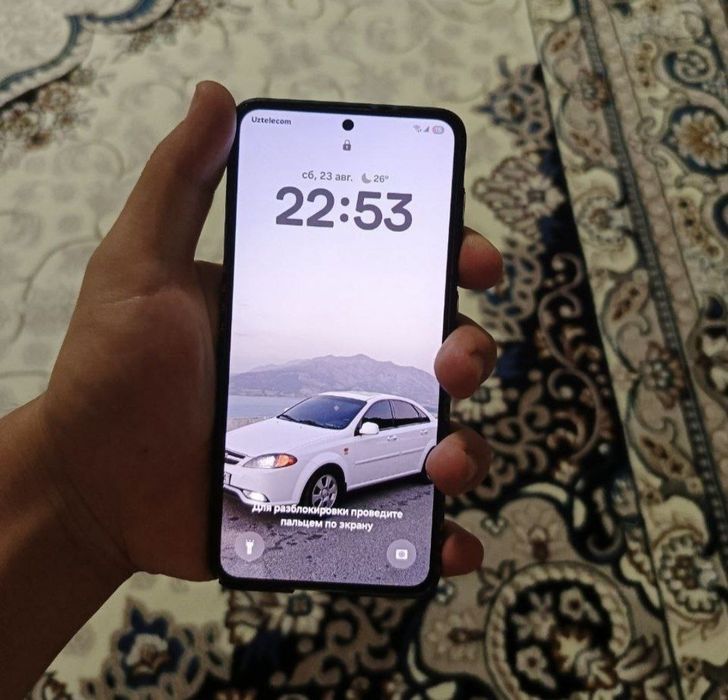 Samsung S21 Ideal 
Atp bittada face bor 
Aybi umuman yuq 
Kar dak