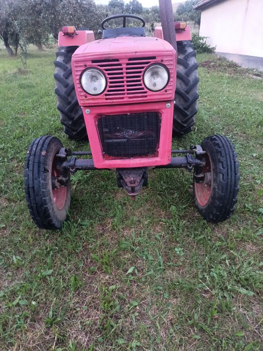 Vând tractor Utb445