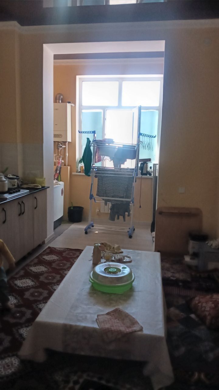 Тахияташ р/н автокассага карама карсы Сулайман домнын 2 этаж 2 комната
