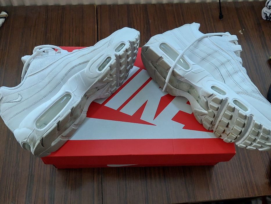 Обувки Nike Air Max 95 Essential