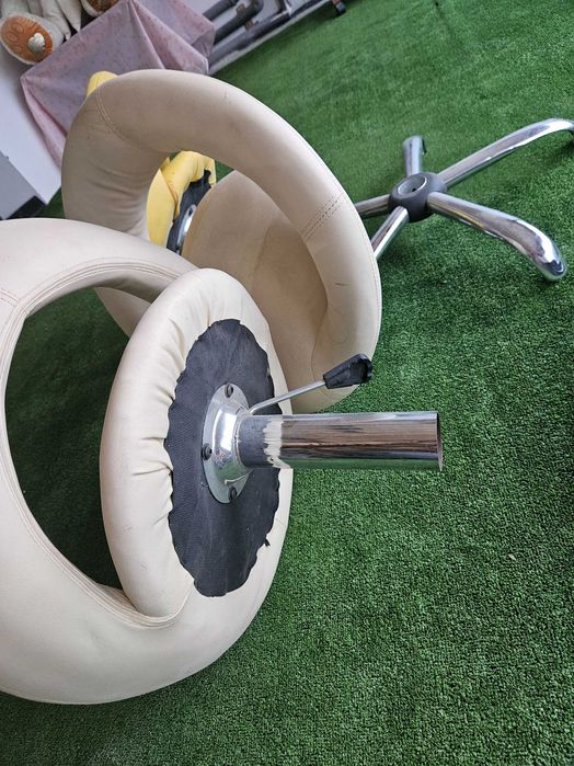 Scaun pivotant piele