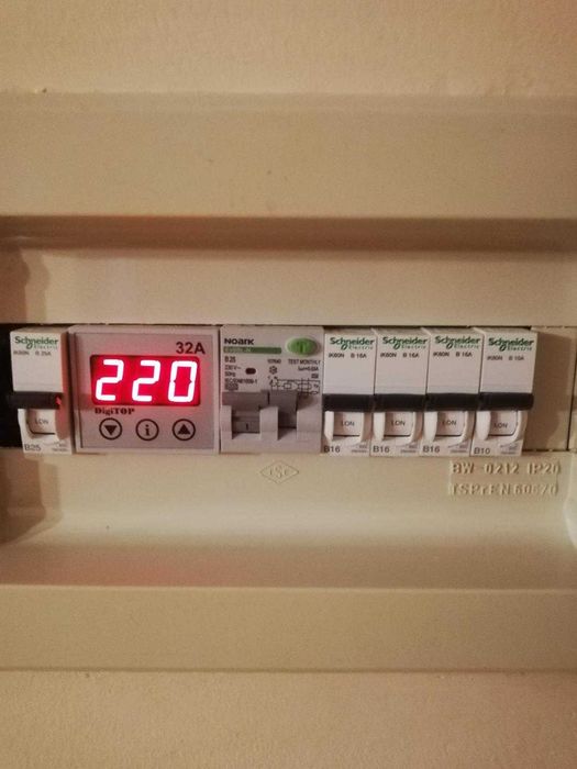 Electrician autorizat, instalații electrice Bacău și în județul Bacău