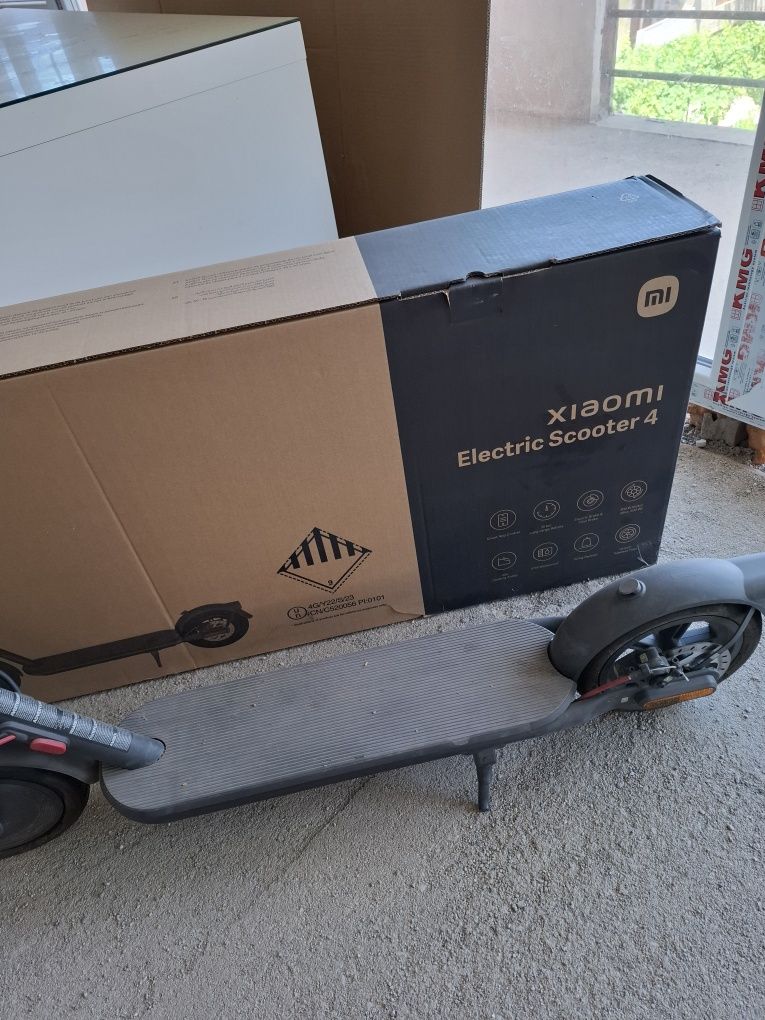Електрически СКУТЕР XIAOMI elektrik scooter 4 EU