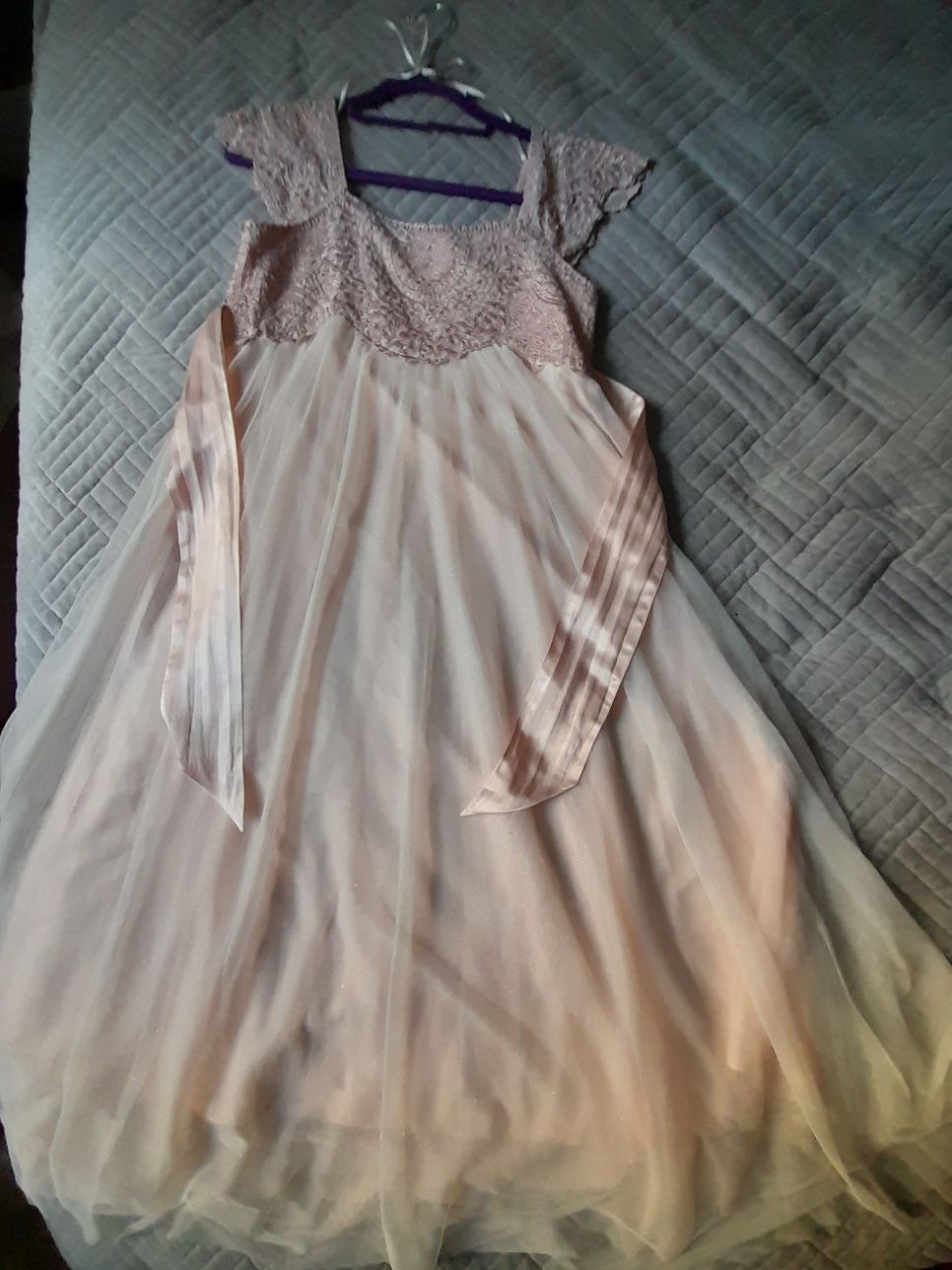 Платье на девочку 11-12 лет