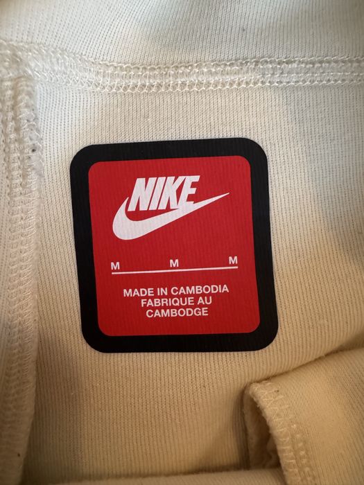 карамелово долнище "nike tech fleece"