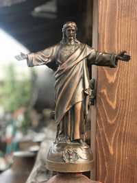 Statueta reprezentand pe Isus. 32 cm. semnat .