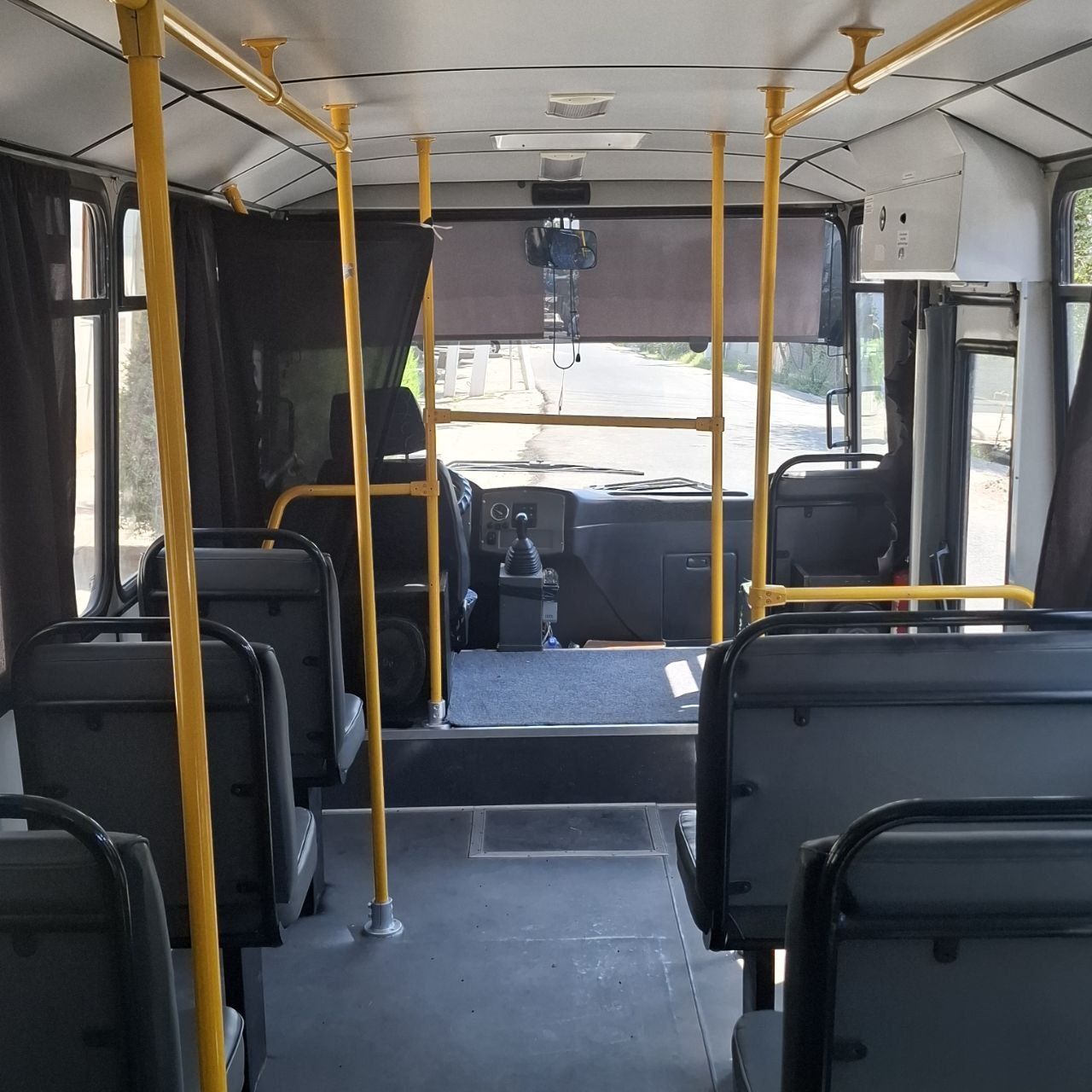 ISUZU 2012 avtobus sotiladi