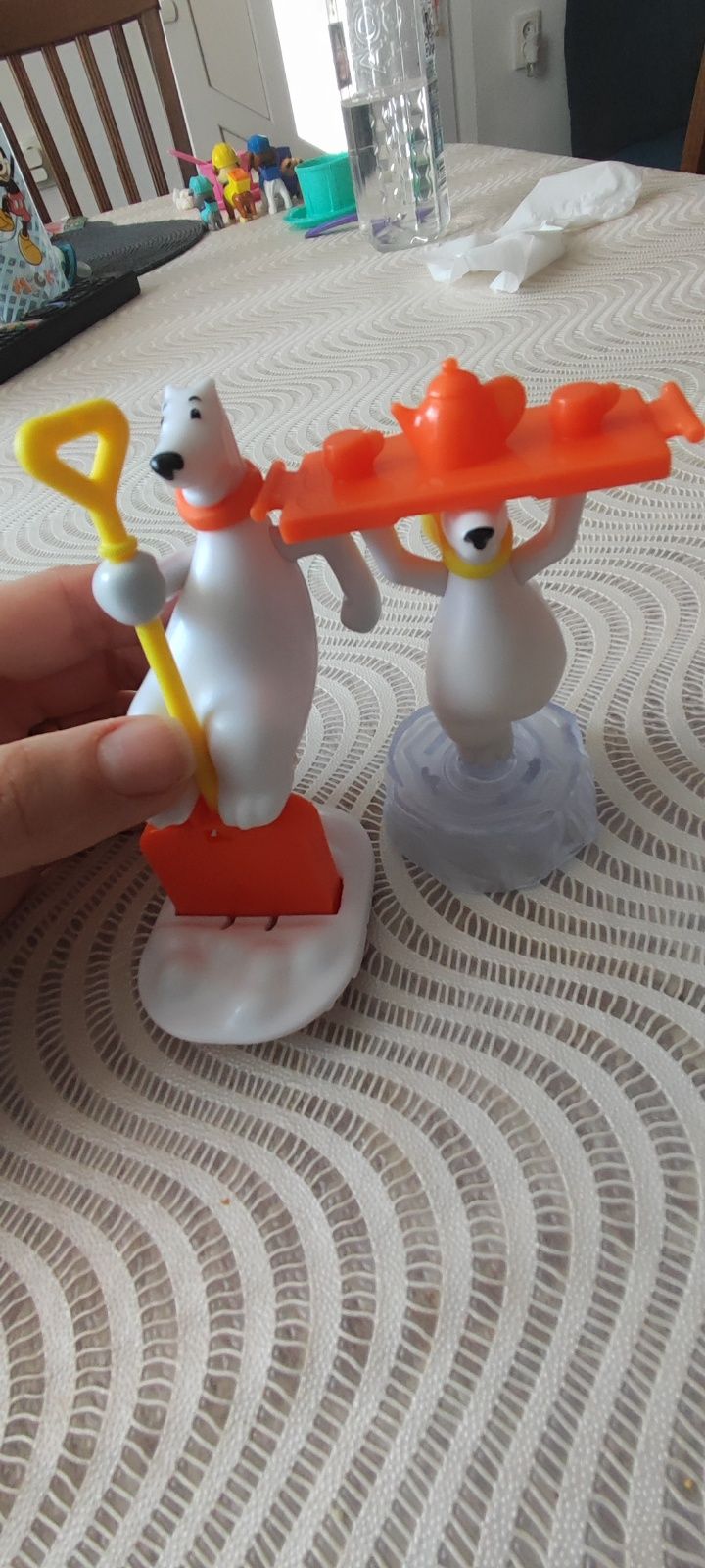 Figurine din oua kinder