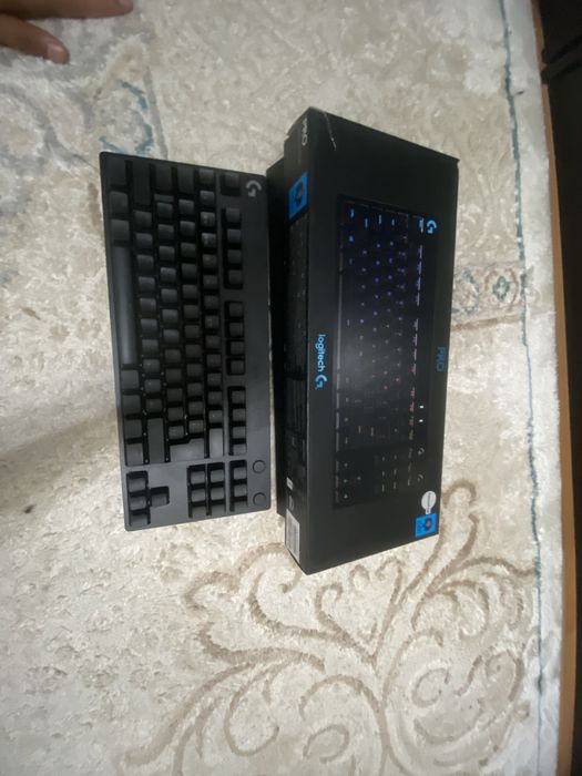 Продам игровую клавиатуру Logitech