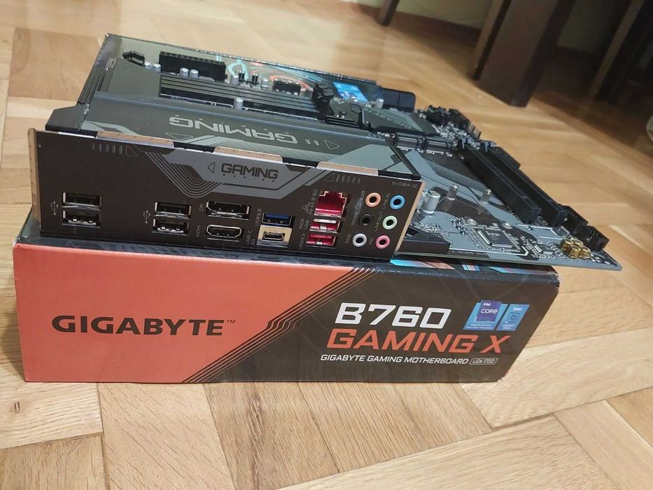 Intel Core i5 12600KF + Gigabyte B760 Gaming X DDR5